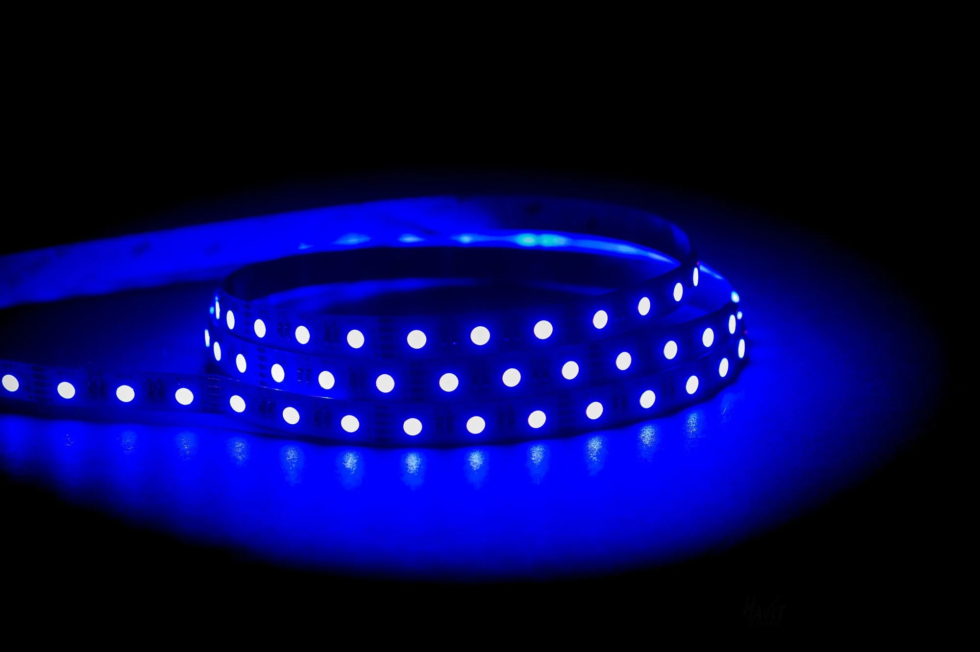 HV9751-IP20-60-RGBW - 14.4w IP20 RGB + 3000k LED Strip (RGBW) - Image 4