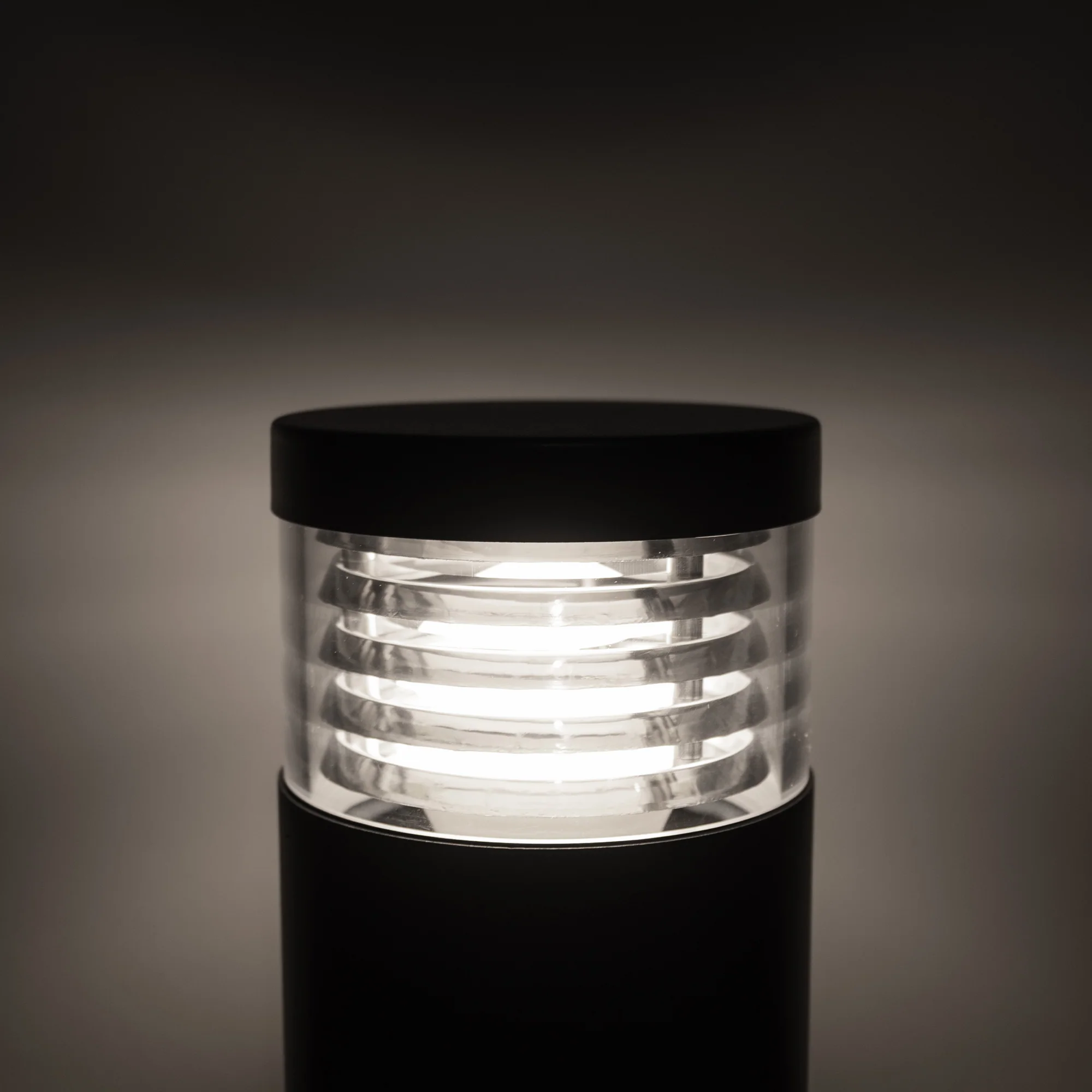 HV1616T-BLK - Maxi 600 Black Louvred LED Bollard Light - Image 5