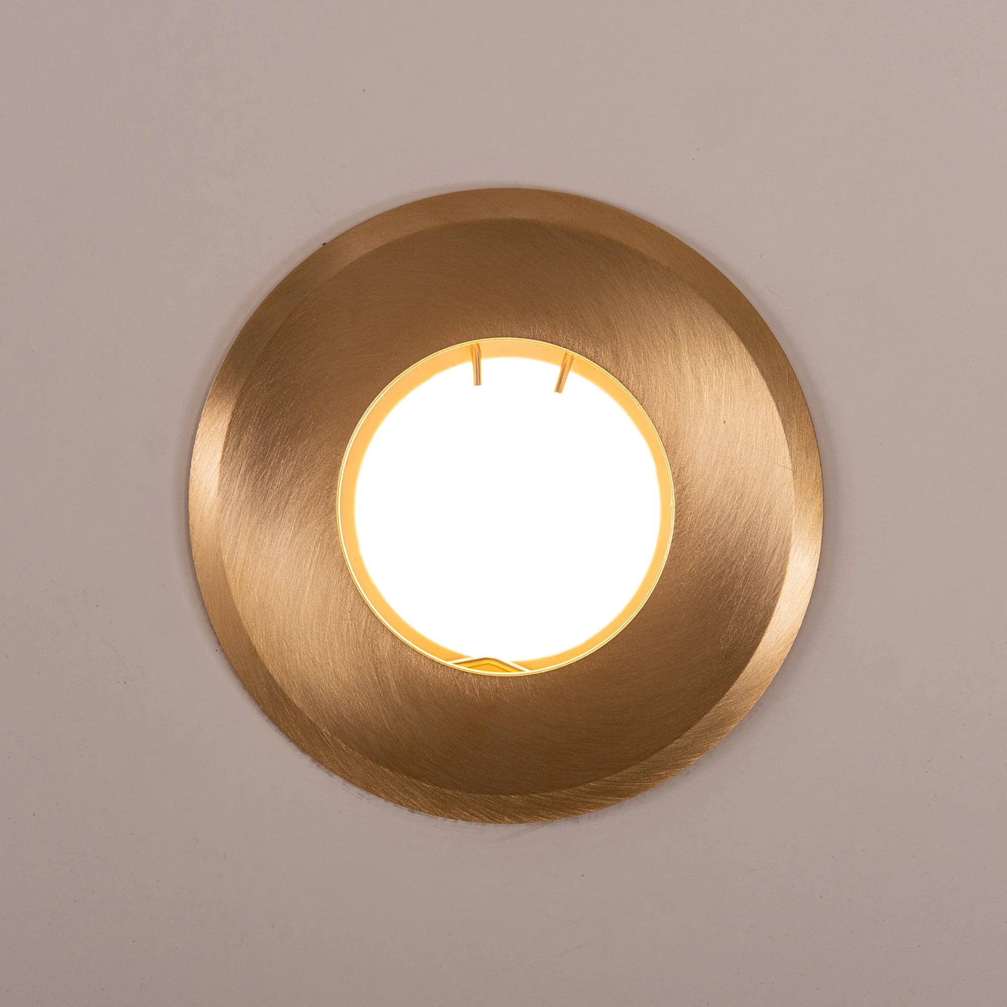 HV19022T-BR - Ollo Brass TRI Colour LED Wall or Inground Light - Image 6