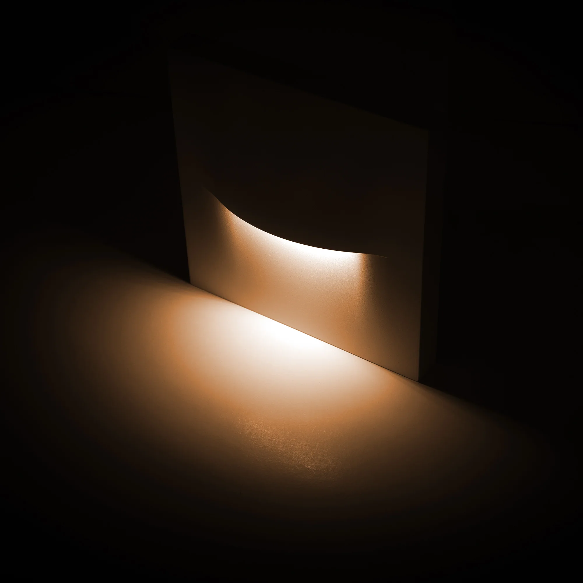 HV3228T-WHT - Lisca Aluminium White Square LED Wall Light - Image 5