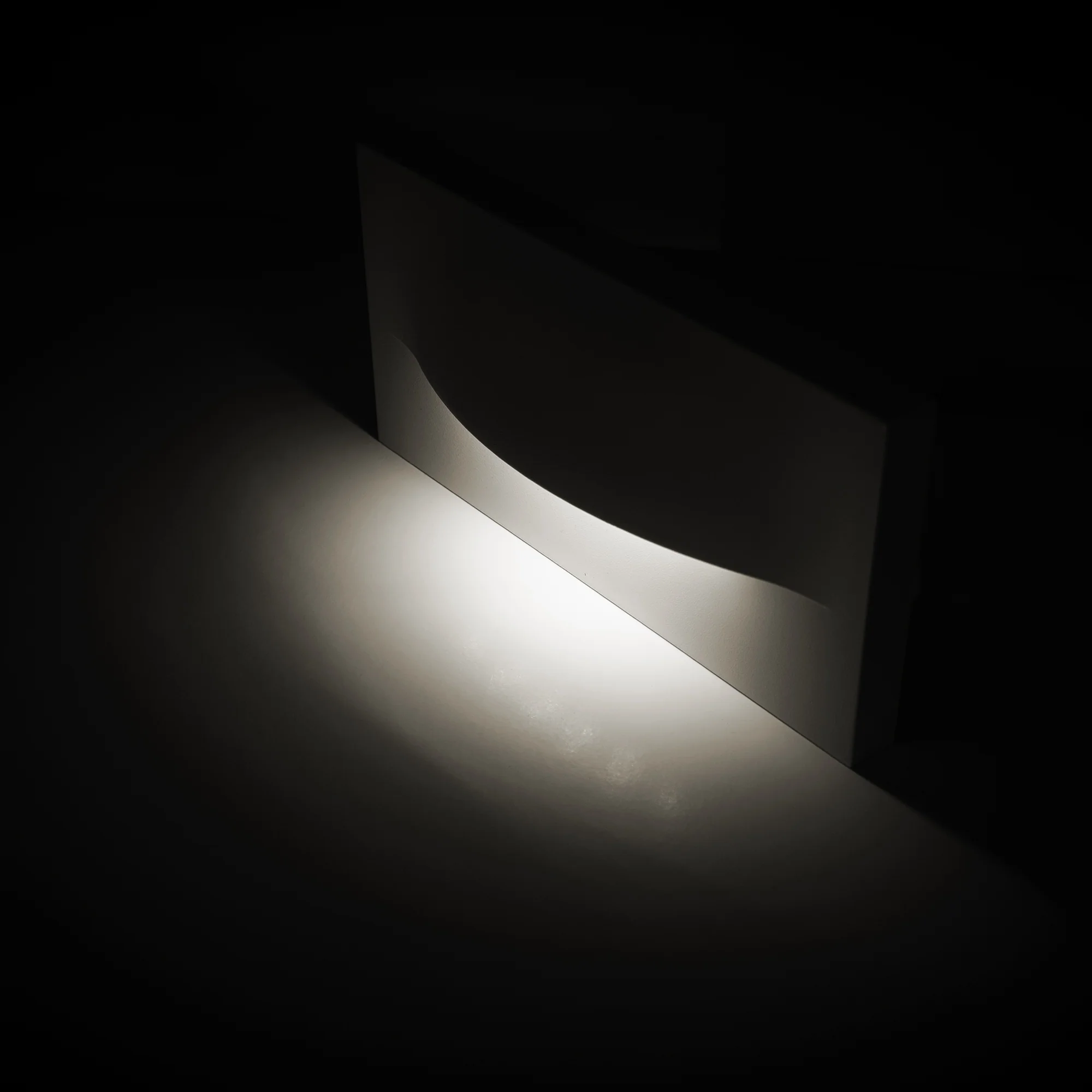 HV3229T-WHT - Lisca Aluminium White Rectangular LED Wall Light - Image 6