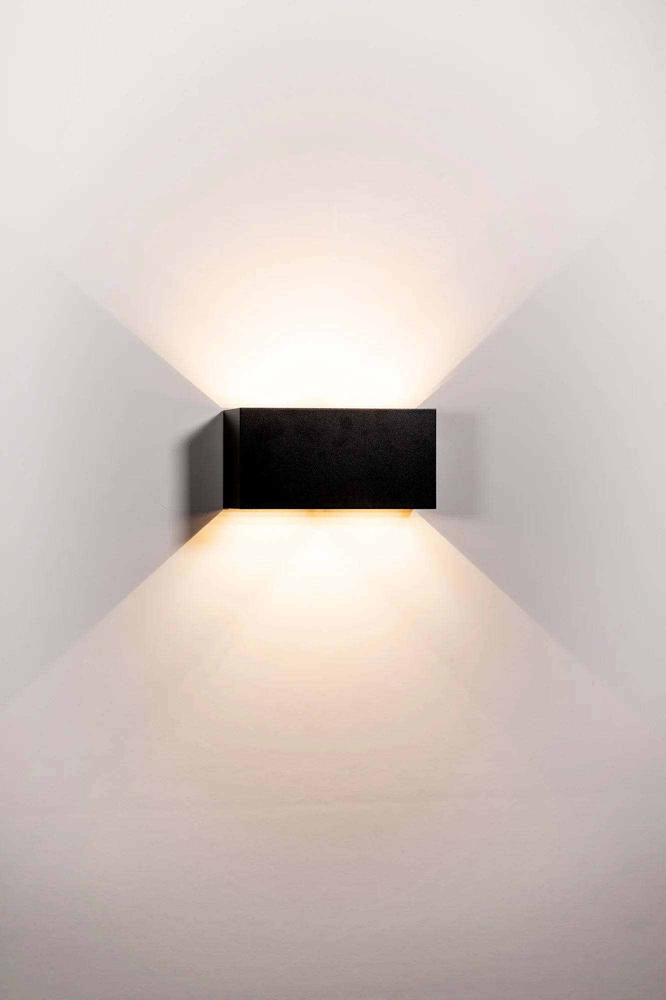 HV36582T-BLK-SQ - Versa Black Square Up & Down Wall Light - Image 4