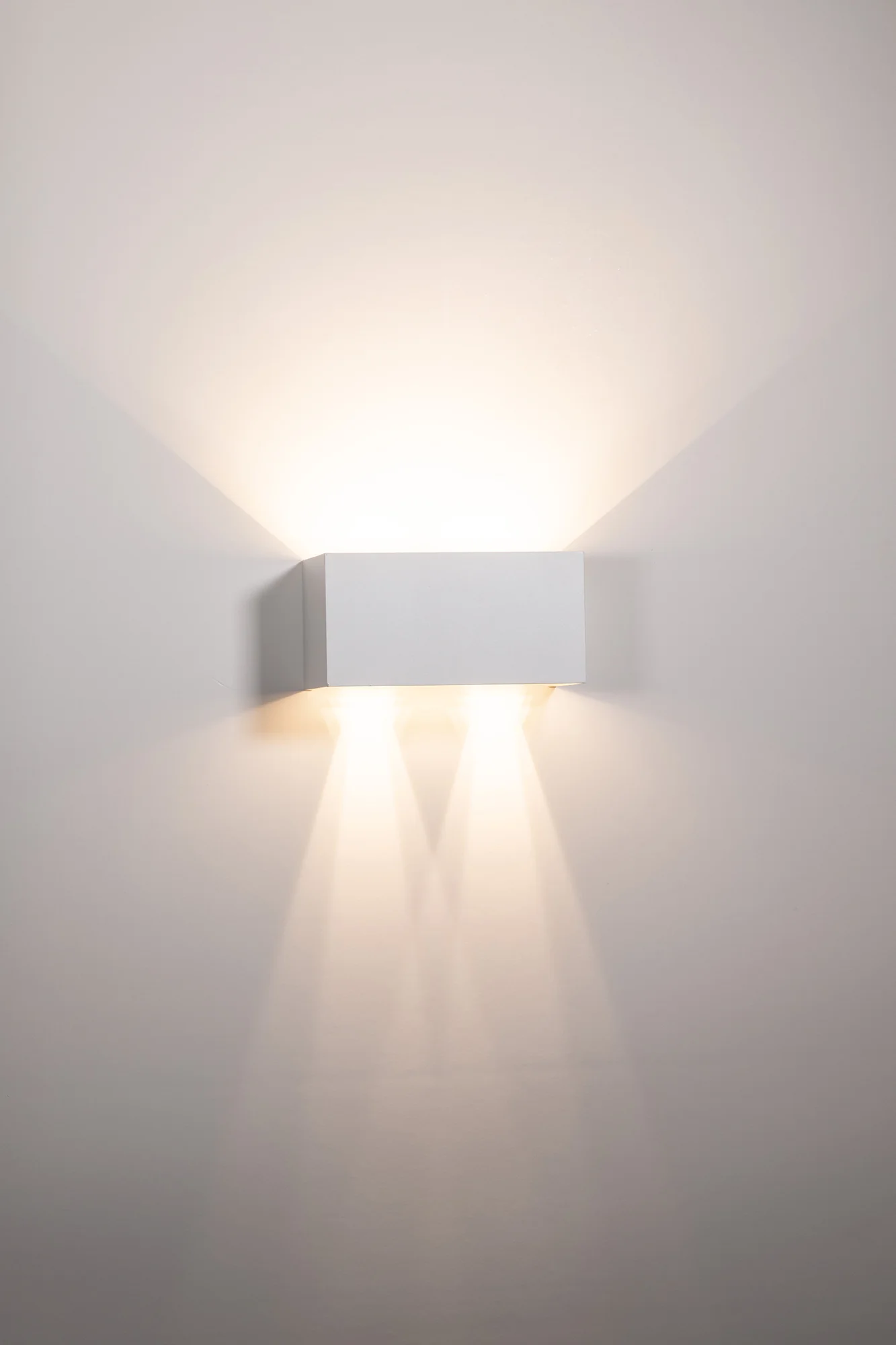 HV36582T-WHT-SQ - Versa White Square Up & Down Wall Light - Image 3