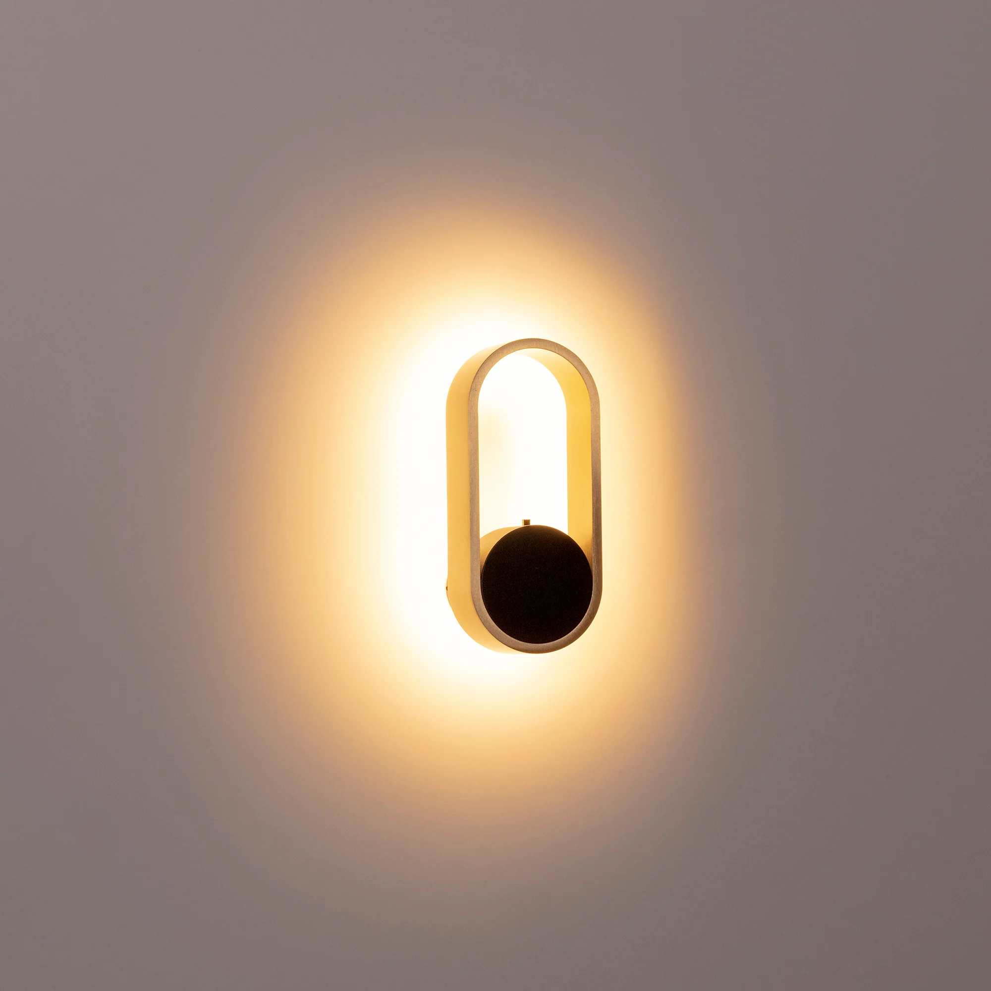 HV8080T-BLKBR - Ovale Black + Brass Wall Light - Image 6